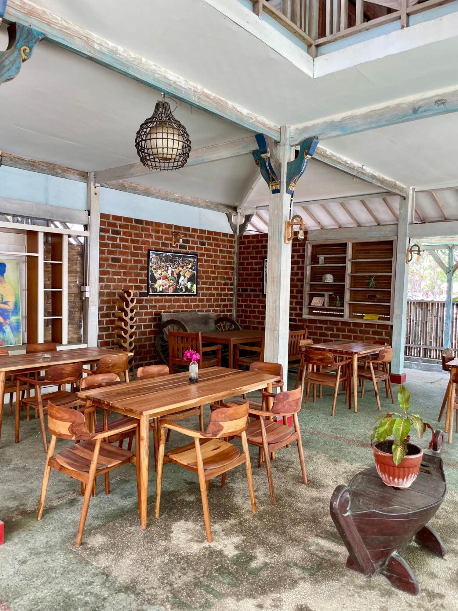 The Exile Sunsetpoint Hotel Gili Trawangan Exterior foto