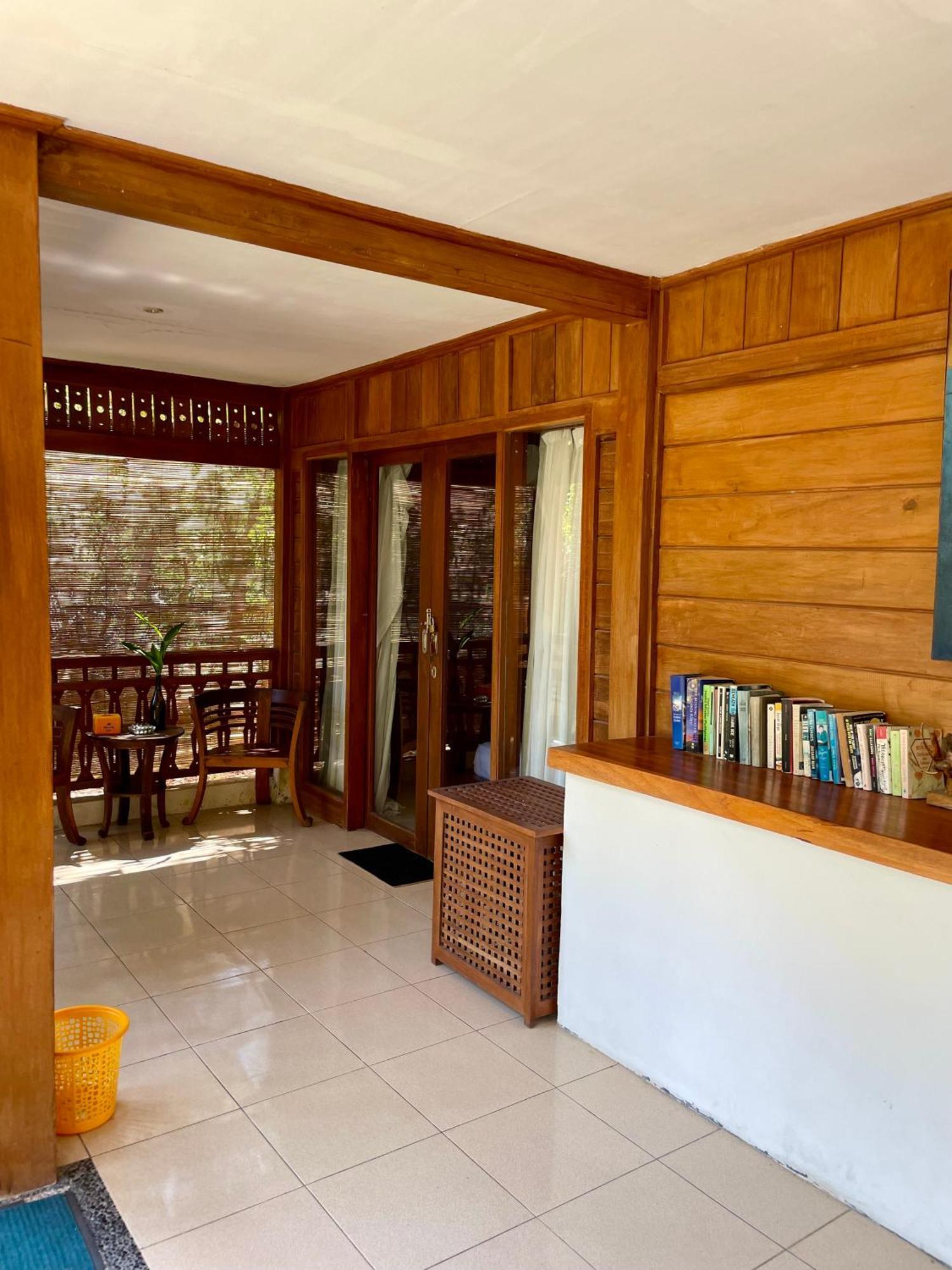 The Exile Sunsetpoint Hotel Gili Trawangan Exterior foto