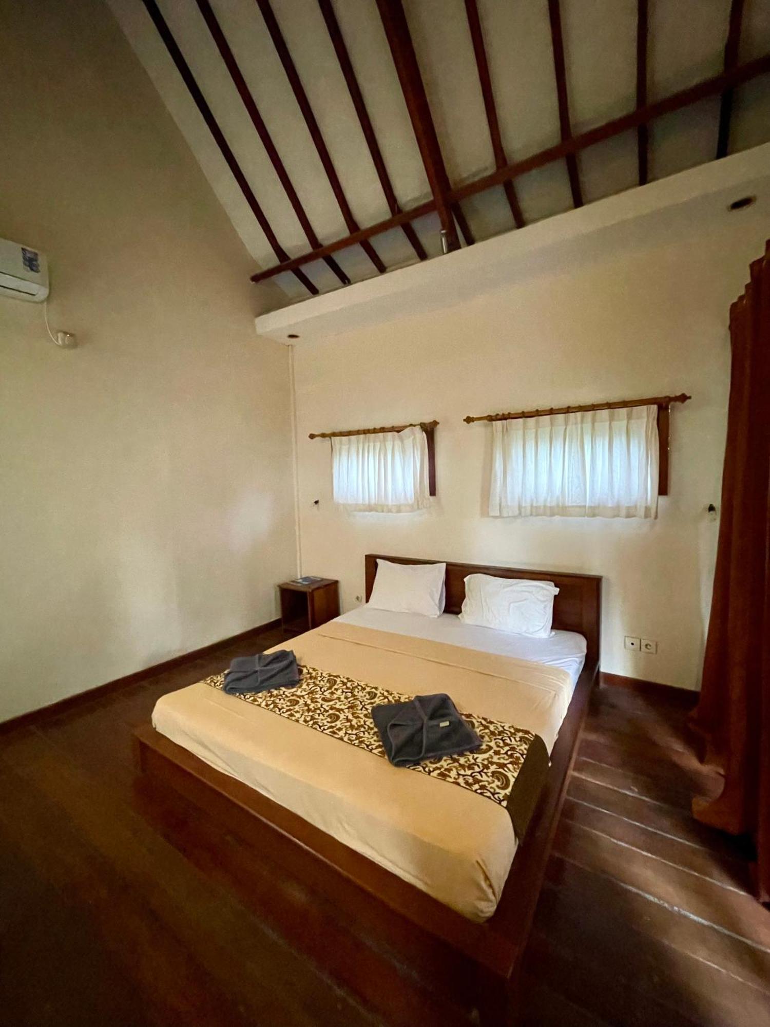 The Exile Sunsetpoint Hotel Gili Trawangan Exterior foto